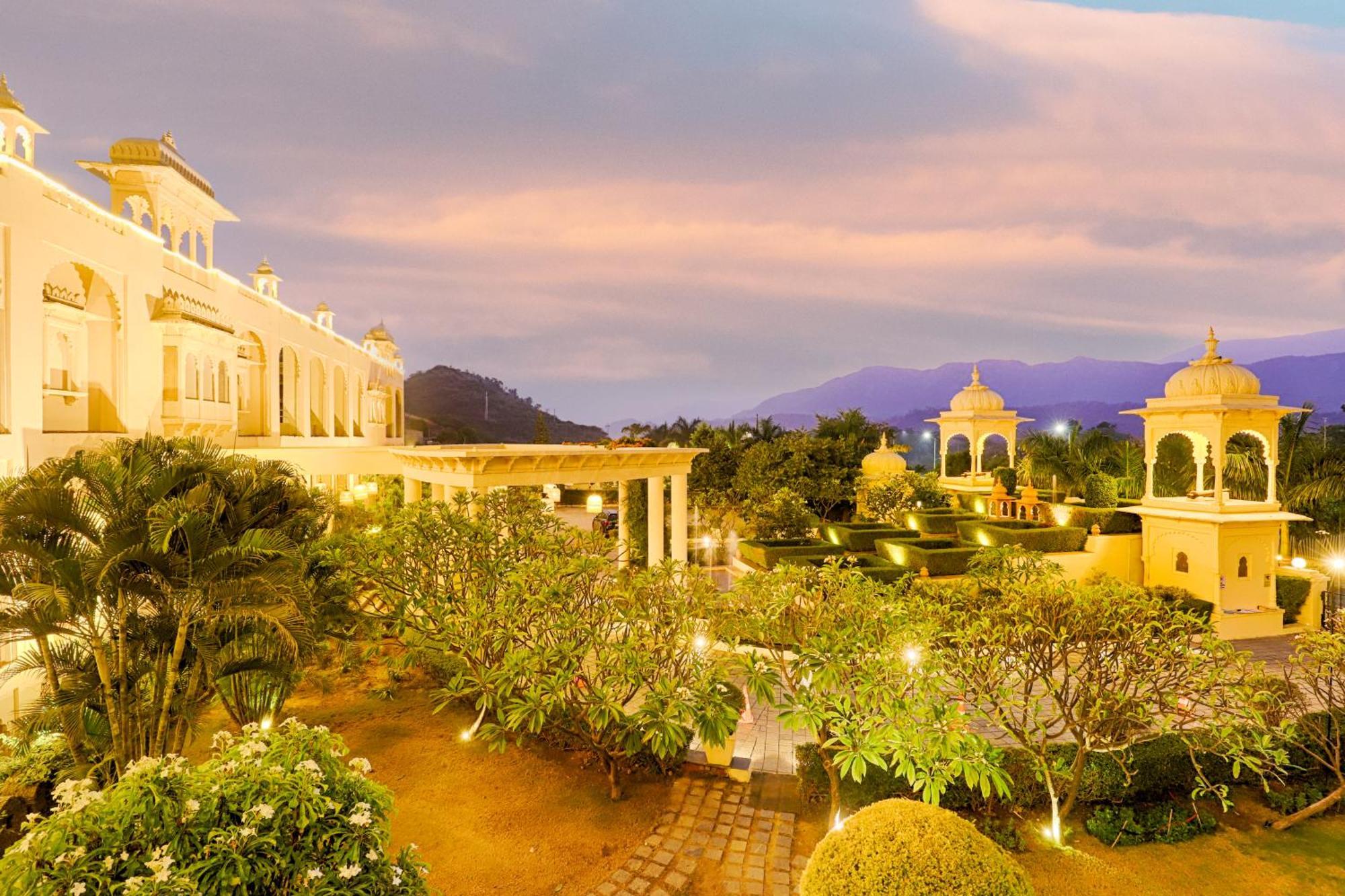 Club Mahindra Udaipur Hotell Eksteriør bilde