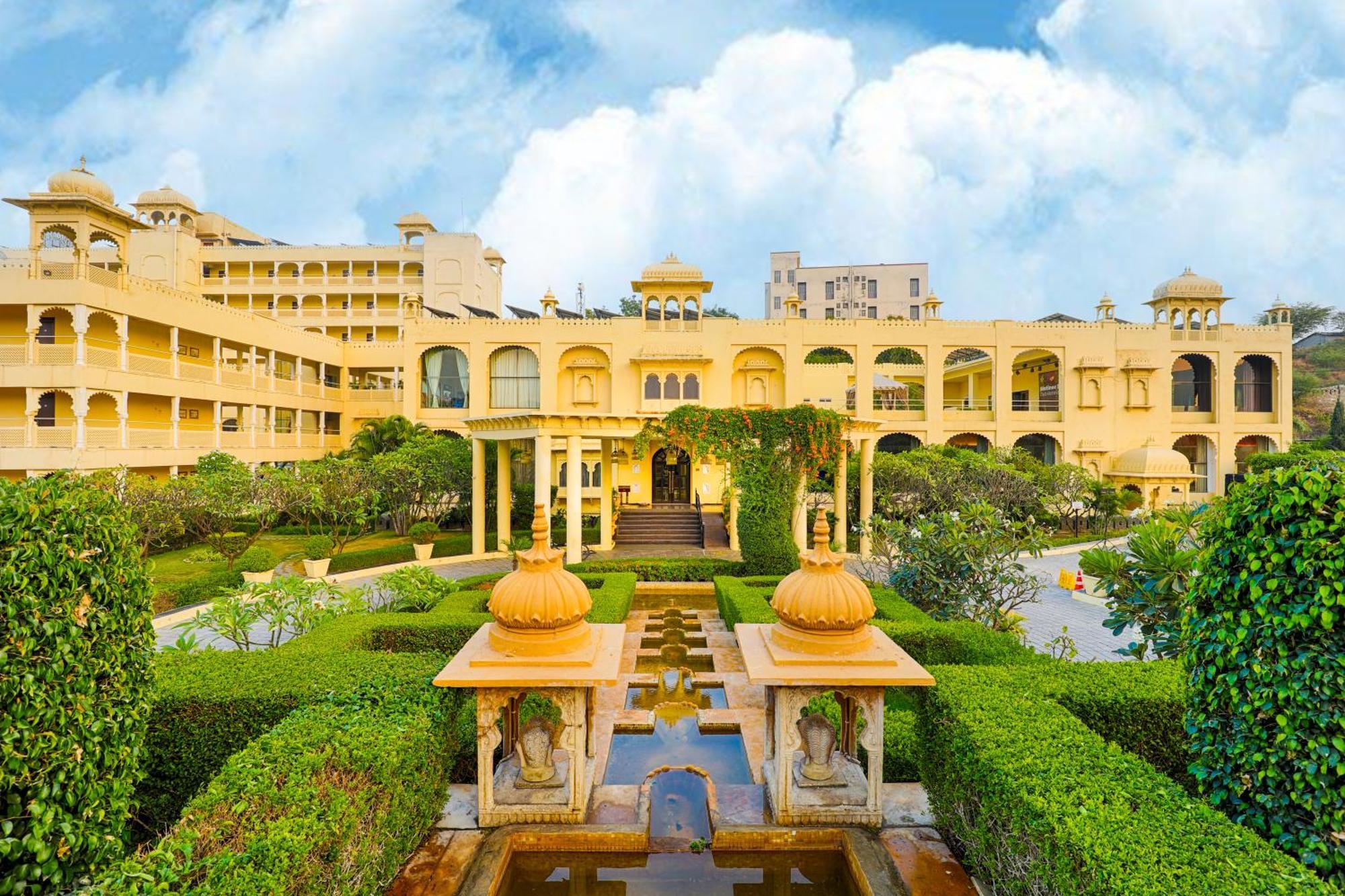 Club Mahindra Udaipur Hotell Eksteriør bilde